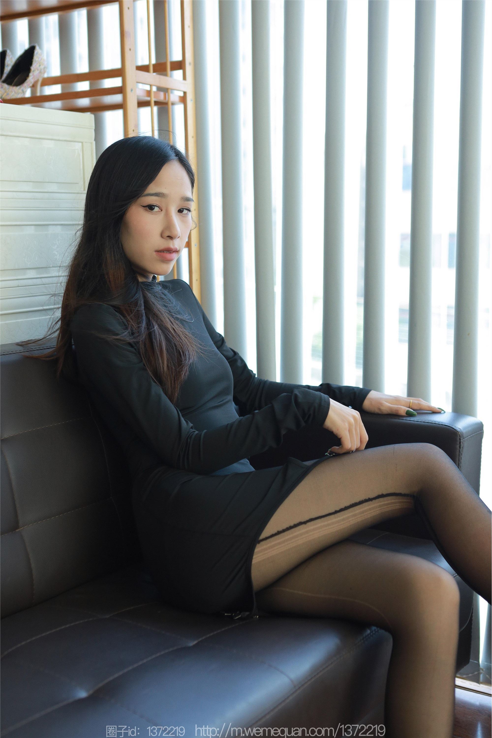 IESS异思趣向  2023.08.17 丝享家 1509 美子《性感翡翠绿》